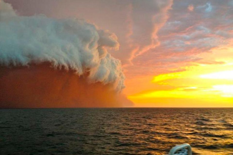 Dust Storm across the Red Sea
