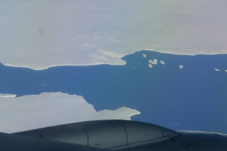 Icebergs in Pine Island Bay