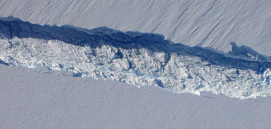 Pine Island Glacier -Crack in the shelf