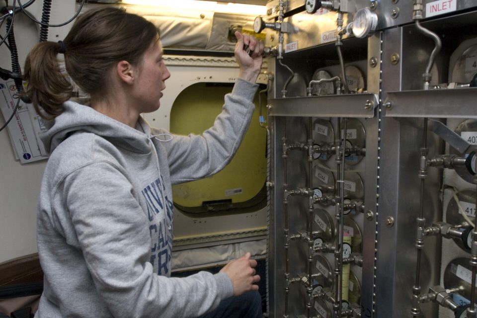 Operating the Air Sampler