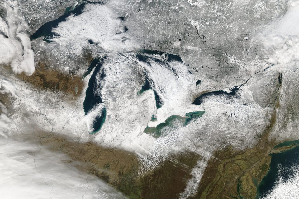 Snow Around the Great Lakes