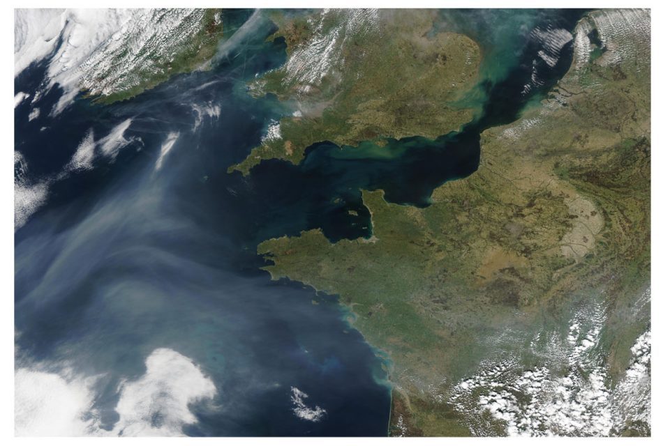 Pollution Off France