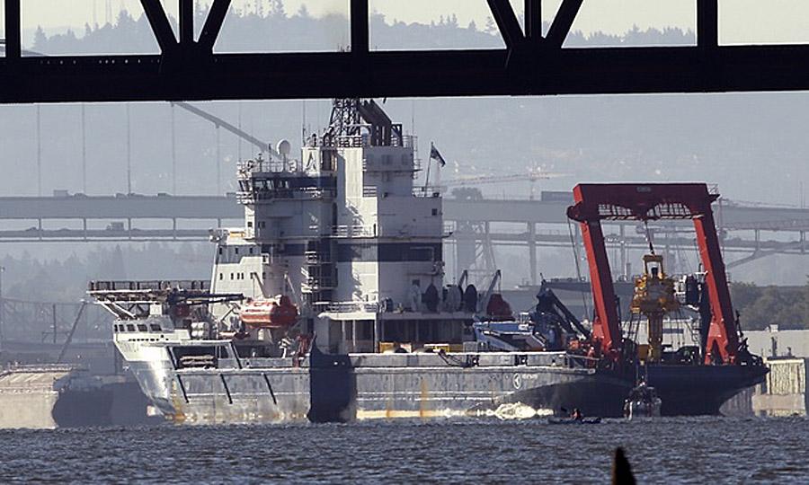 Royal Dutch Shell Icebreaker Leaves Portland After Protest