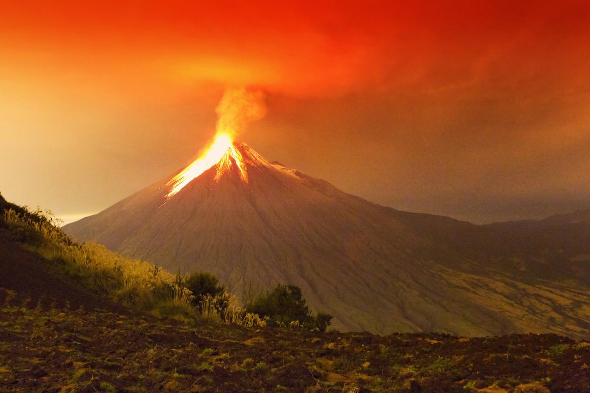 How satellites can help predict volcanic eruptions