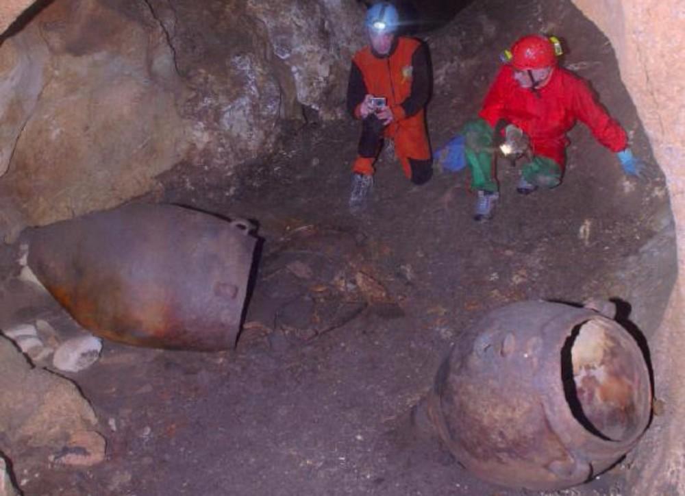 Ancient wine residue found on Copper Age pottery