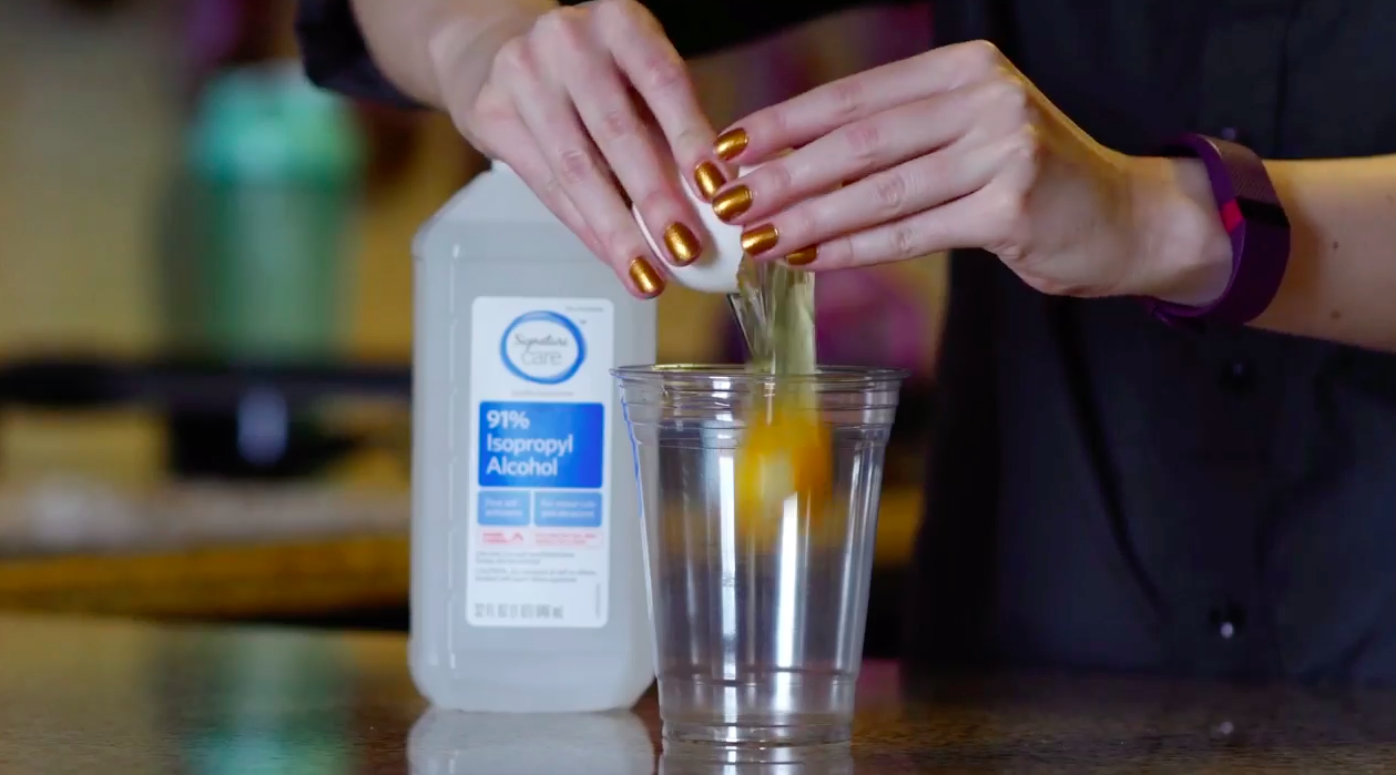 How to cook an egg with alcohol