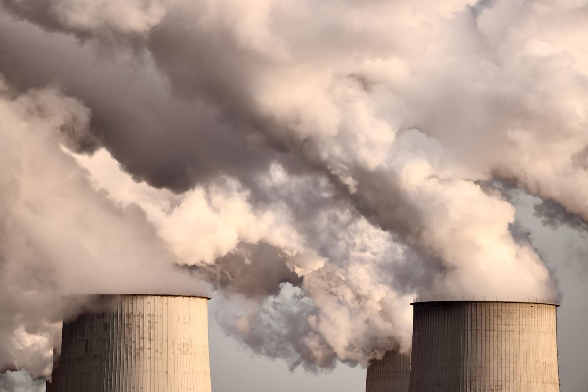 Global CO2 emissions projected to rise in 2017