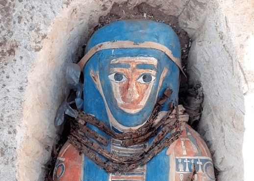 Eight Egyptian mummies discovered near Cairo