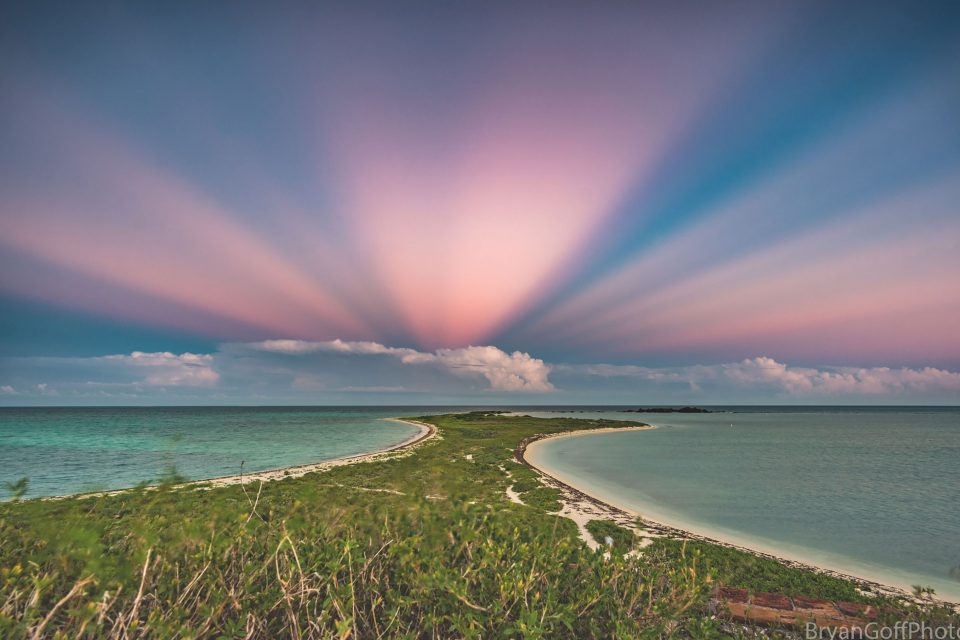 Striking antisolar rays over Florida