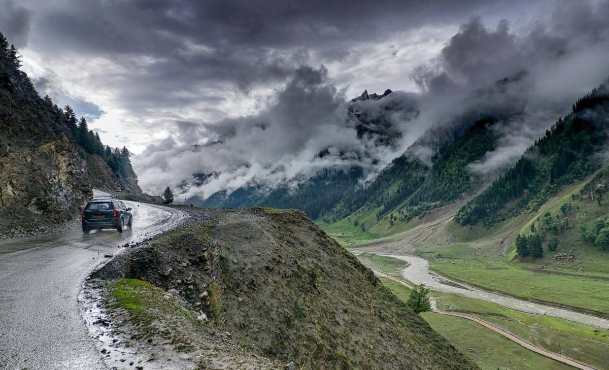 Heavy rainfall intensifies soil respiration and global warming