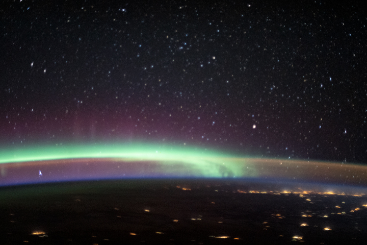 Striking display of the northern lights and airglow