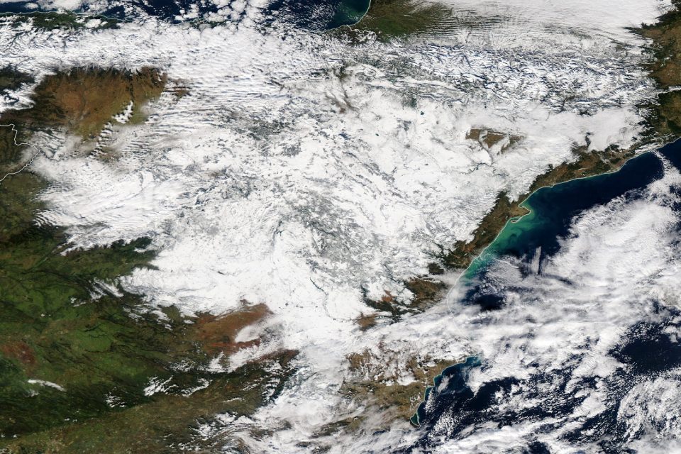 Rare winter storm covers Spain in snow