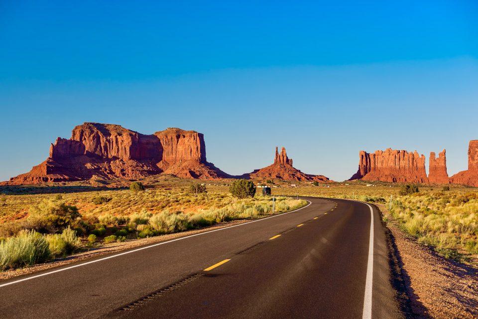 Roadways are a major source of atmospheric microplastic