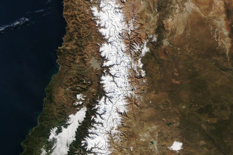 First snowstorm of 2021 in South America