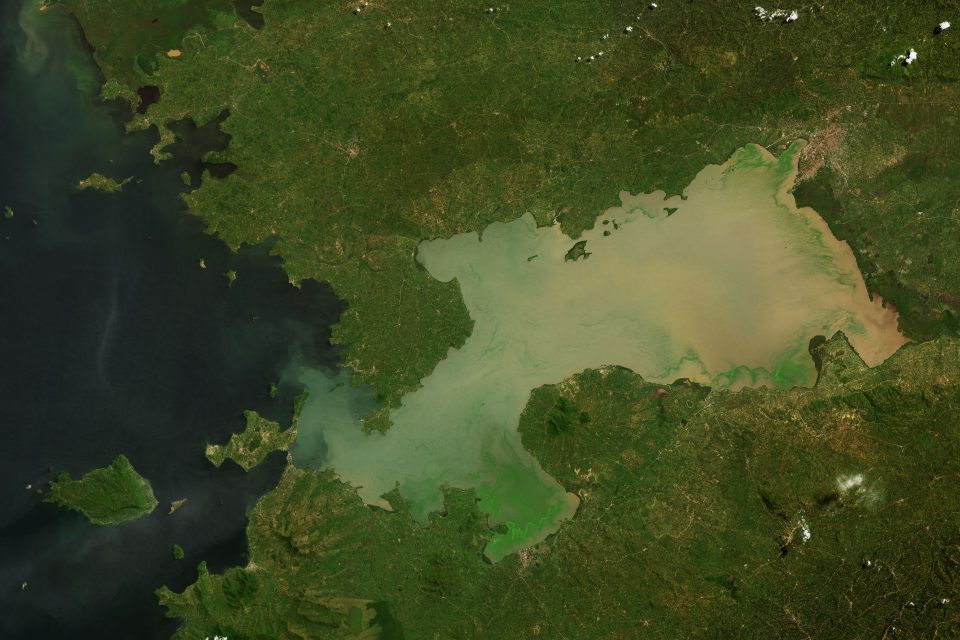 Lake Victoria reaches record high levels