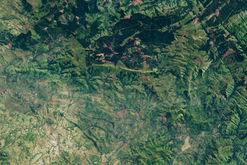 Some of Earth's oldest rocks in the Barberton Makhonjwa Mountains