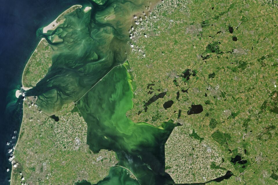 Predicting sea level rise involves many unknowns