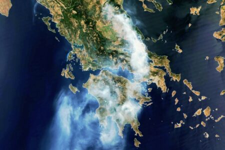 2021/08/greecefires_vir_2021220_lrg2.jpg