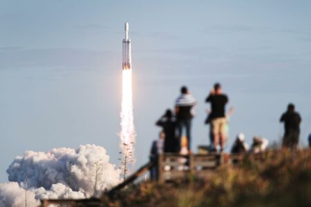 SpaceX-Falcon-launch.jpg