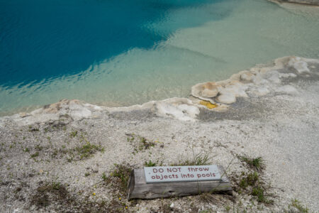 Yellowstone,National,Park,-,Sign,Reminding,Visitors,Not,To,Throw