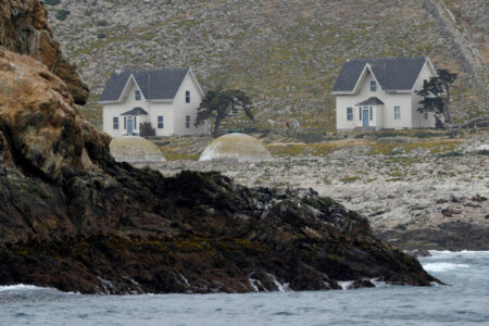 2021/10/housesontheFarallonIslands-768w.jpg