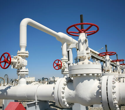 Oil,And,Gas,Processing,Plant,With,Pipe,Line,Valves
