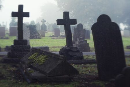 2021/11/14-cemetery-768w.jpg