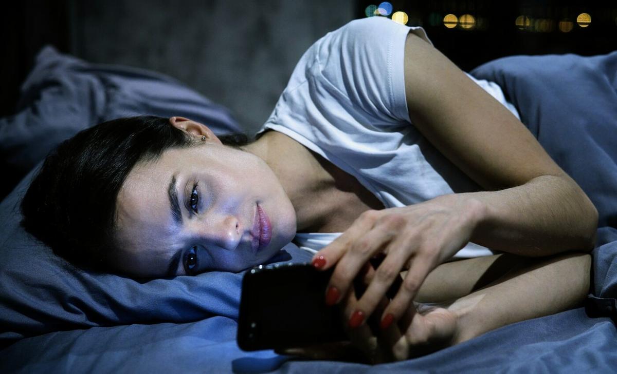 Pandemic smartphone use linked to lower sense of control