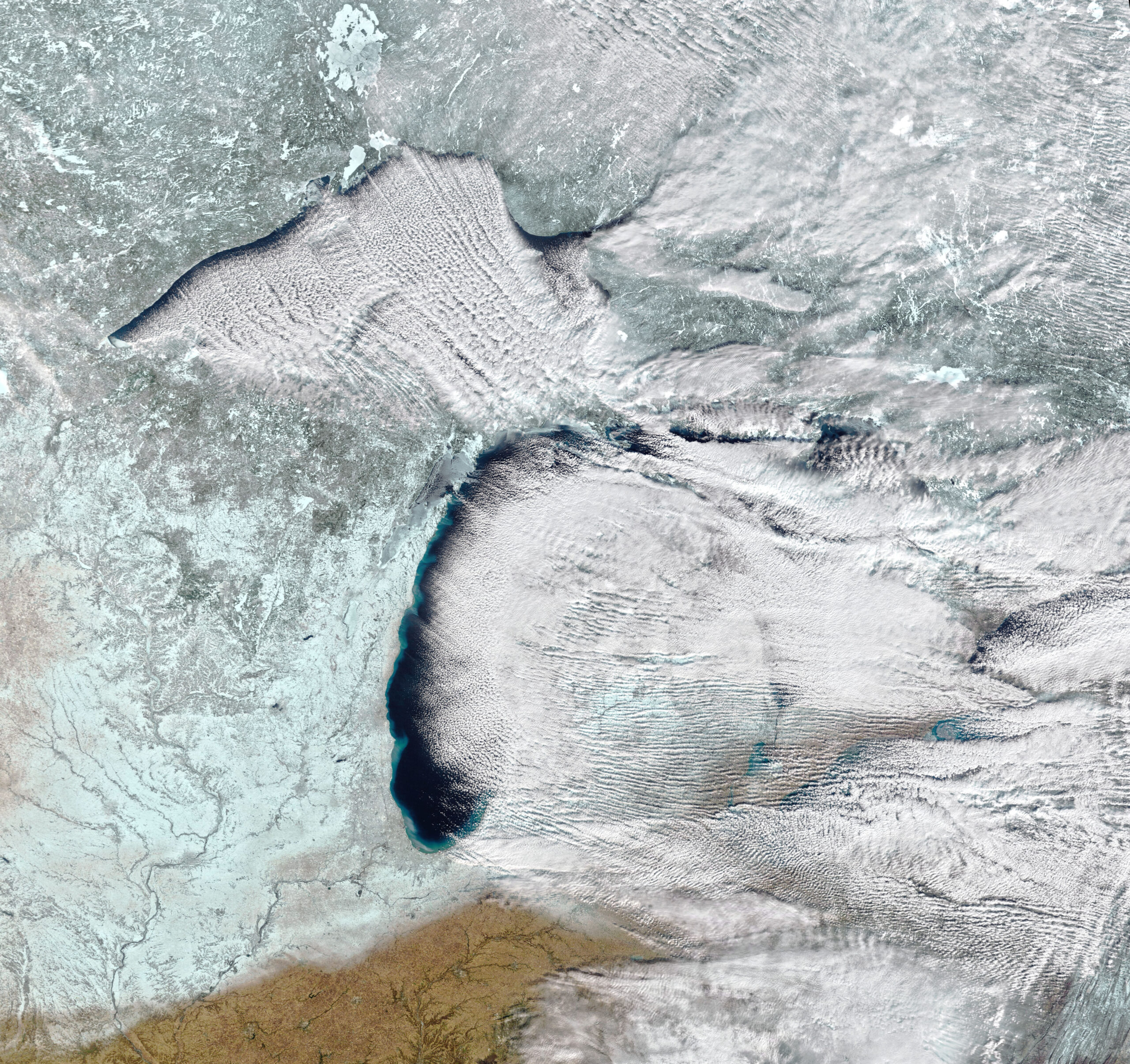 Cloud streets over the Great Lakes
