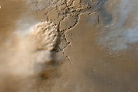 NASA monitors giant dust storms on Mars