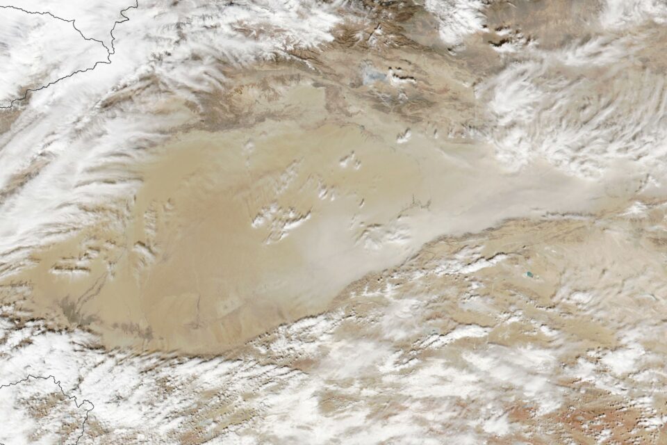 Peak season for dust in the Taklamakan desert
