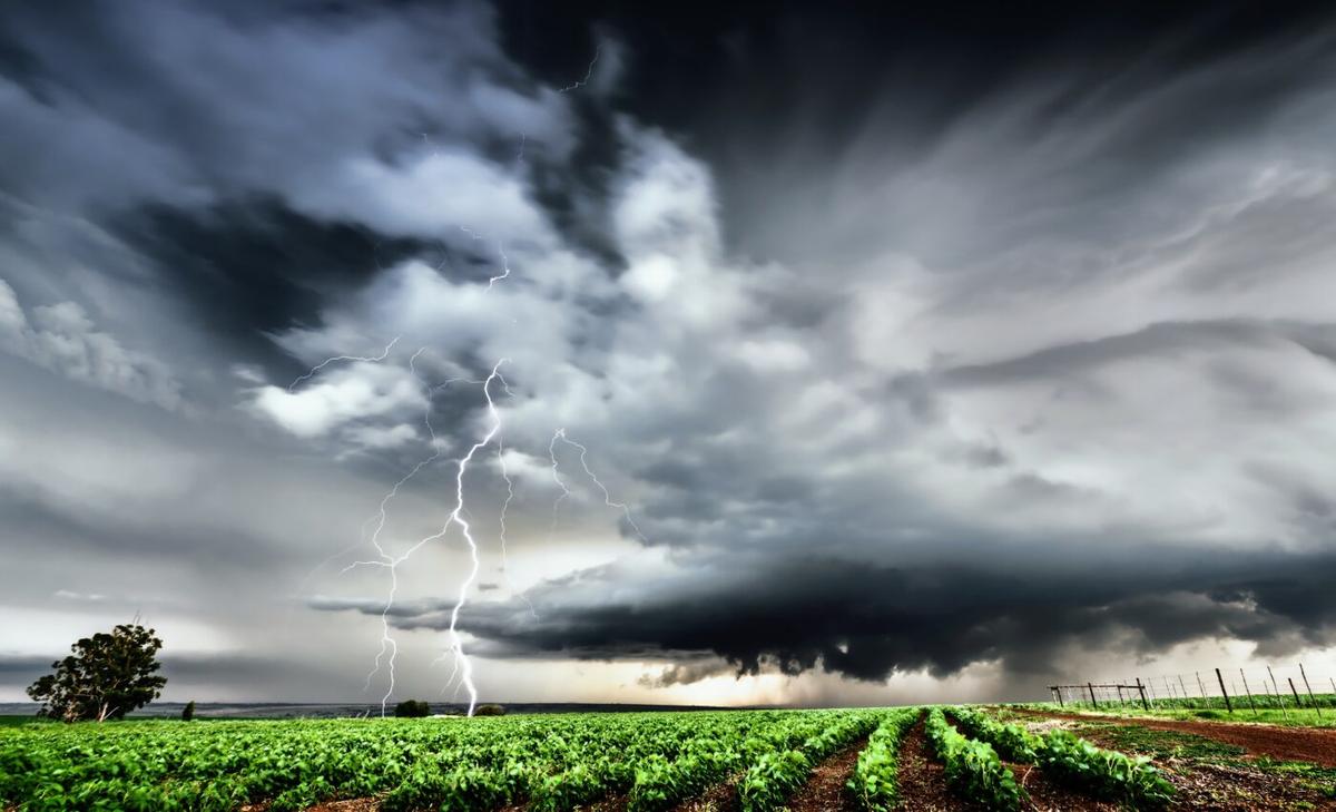 Heavy rainfall poses extreme risks in the Western US
