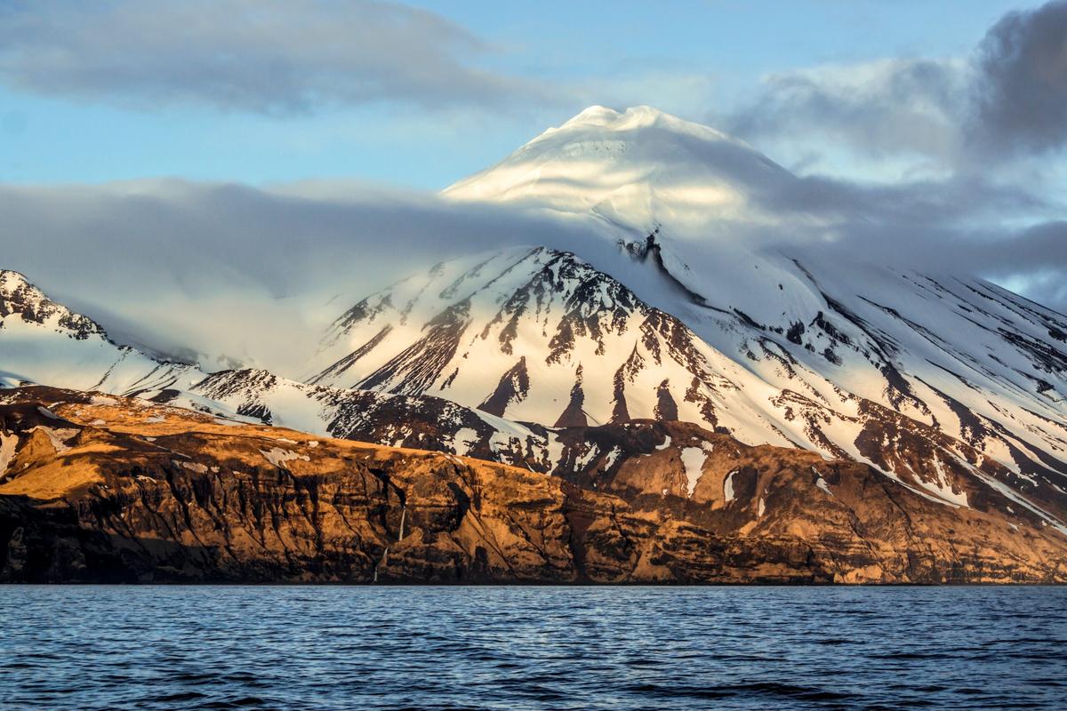 Ice caps can delay volcanic eruptions