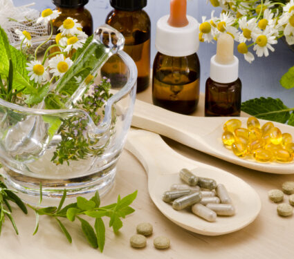 Alternative,Medicine.,Rosemary,,Mint,,Chamomile,,Thyme,In,A,Glass,Mortar.