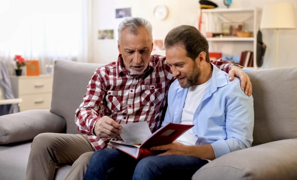 How does the brain connect meaningful memories?