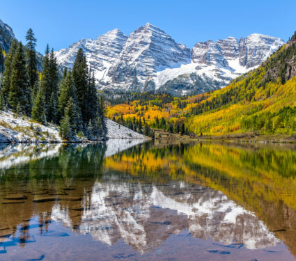 Maroon,Bells,And,Maroon,Lake,-,A,Wide-angle,Autumn,Midday