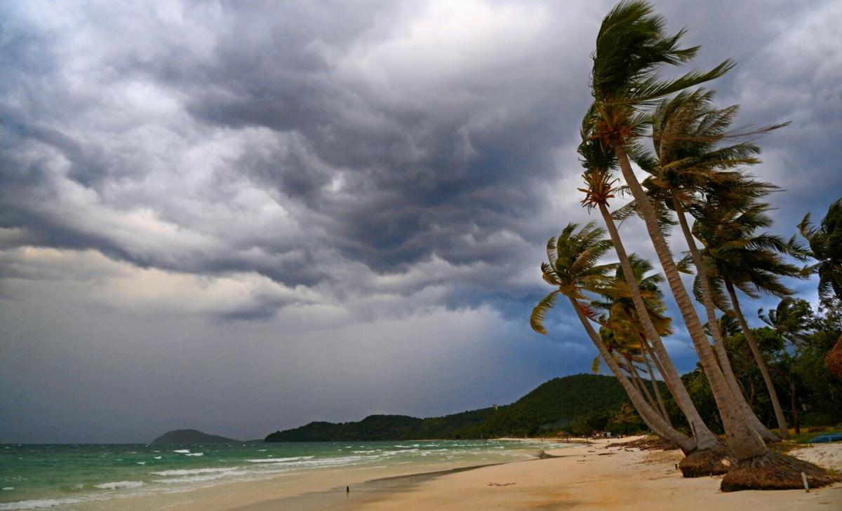 Artificial ocean cooling could not weaken hurricanes