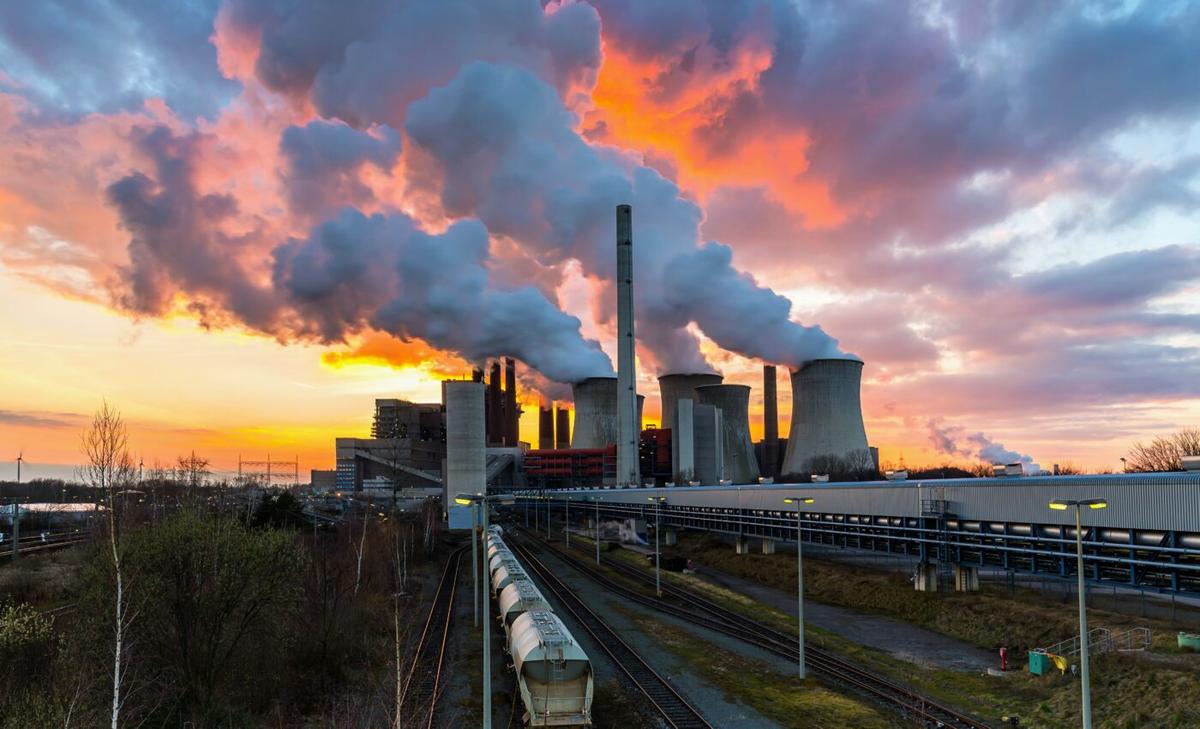 Global CO2 emissions hit record levels in 2022