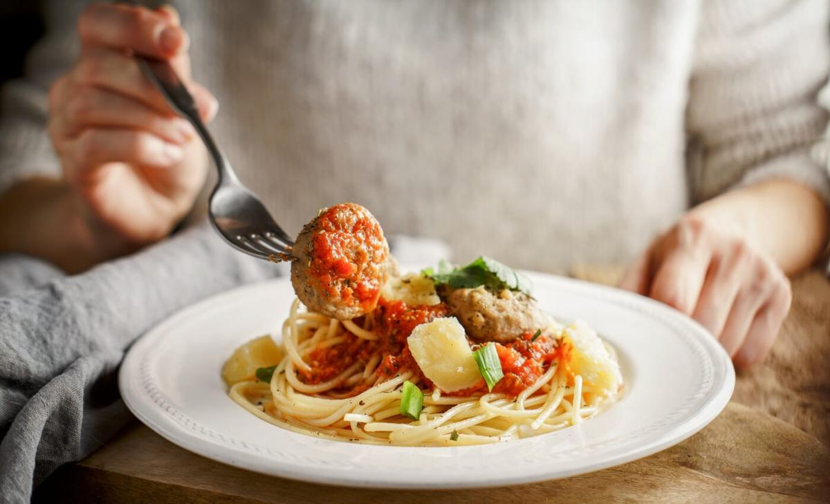 Eating behavior is influenced by the unconscious mind
