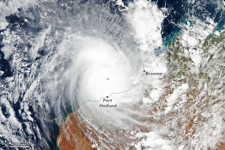 Tropical Cyclone Ilsa reaches Western Australia 