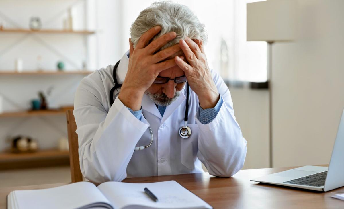 For men, relationship satisfaction can prevent workplace burnout