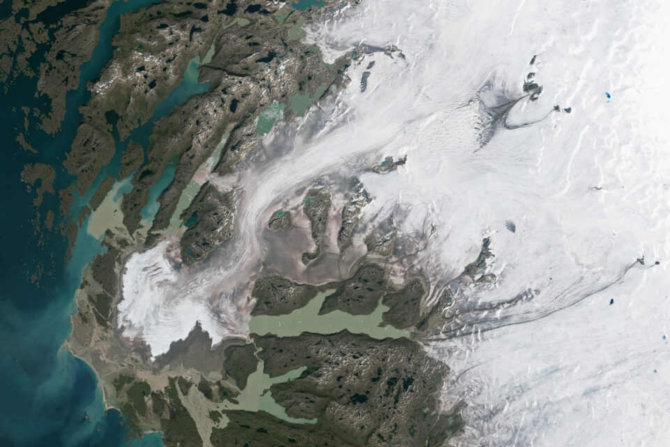 Summer melting season arrives in Greenland