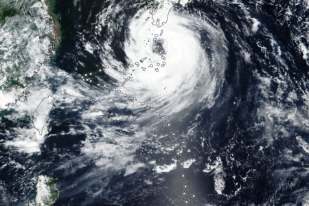 2023/08/typhoonkhanun_vir_2023220_lrg.jpg