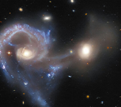 2023/09/galaxies_merging_Arp-107_Hubble_1medium.jpg