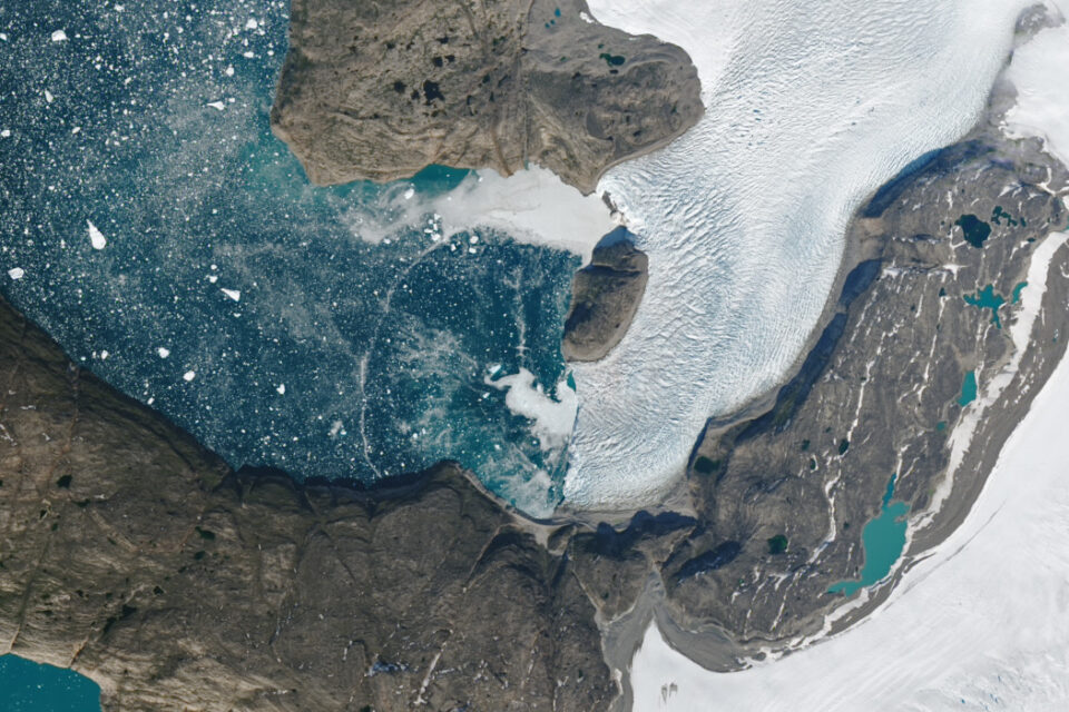 Mysterious arc joins ice on a fjord in western Greenland