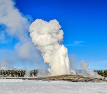 Old-Faithful.jpg