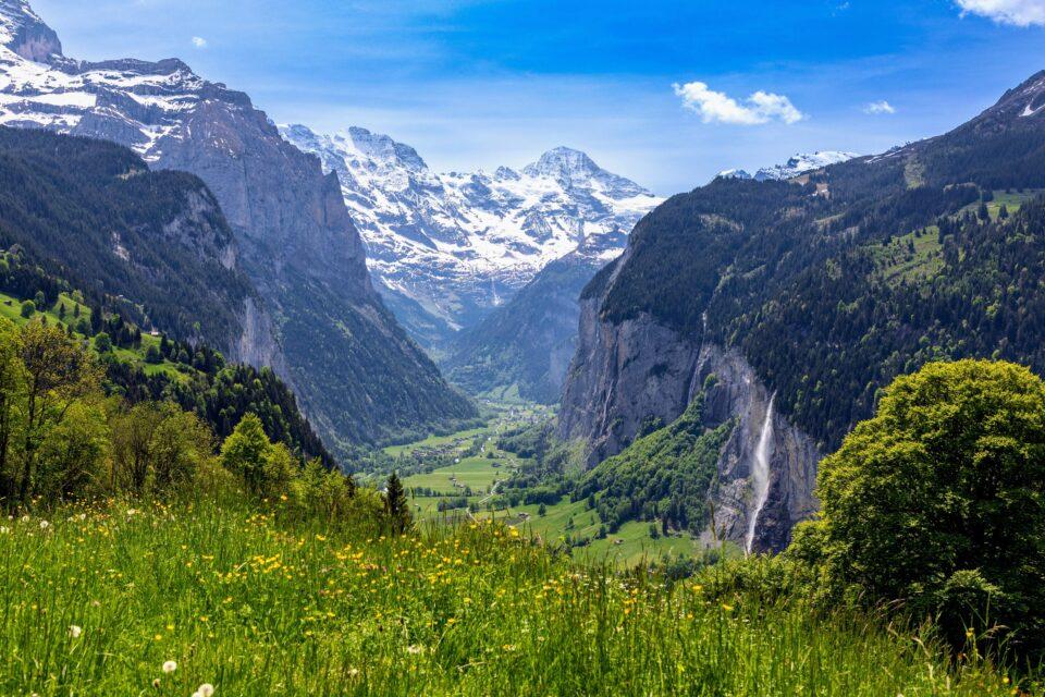 Simulation reveals the evolution of Alpine ice over 120,000 years