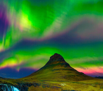 2023/12/aurora-borealis_green_pink_1medium.jpg
