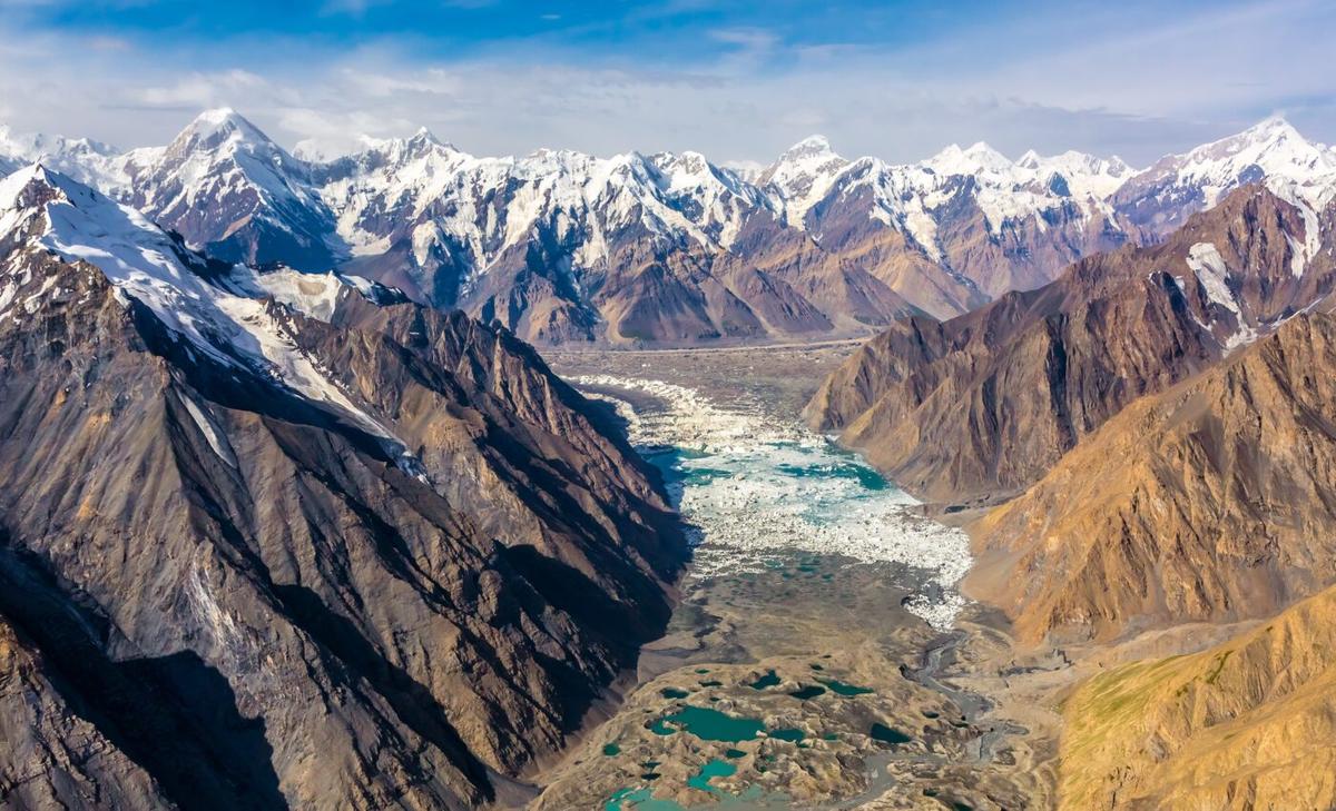 Himalayan glaciers are cooling the air around them to survive global warming