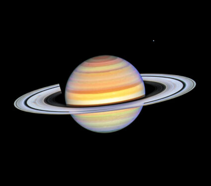 HUBBLE WATCHES ‘SPOKE SEASON’ ON SATURN